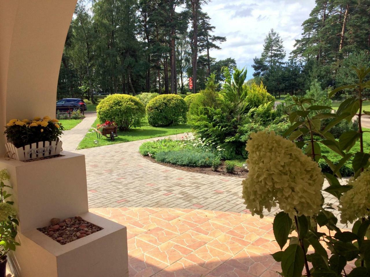 Karle Hotel Vitrupe Екстер'єр фото