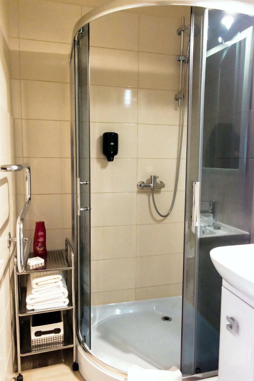 Karle Hotel Vitrupe Екстер'єр фото