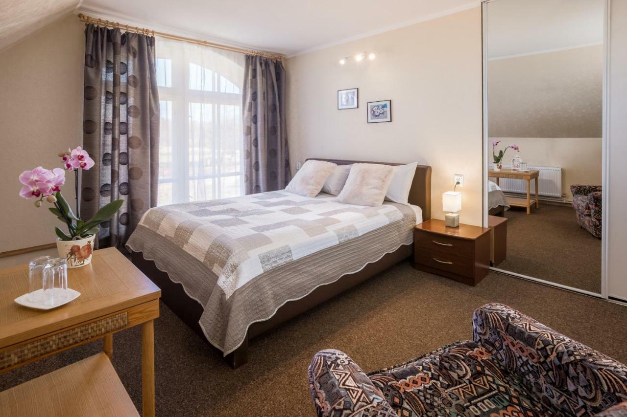 Karle Hotel Vitrupe Екстер'єр фото