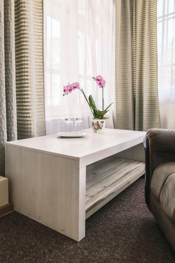 Karle Hotel Vitrupe Екстер'єр фото