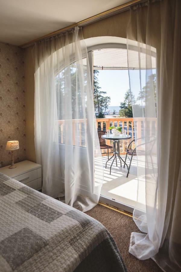 Karle Hotel Vitrupe Екстер'єр фото